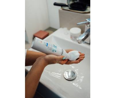 Goldwell Dualsenses Scalp Specialist Sensitive Foam Shampoo (10010396) Goldwell Dualsenses Scalp Specialist Sensitive Foam Shampoo
